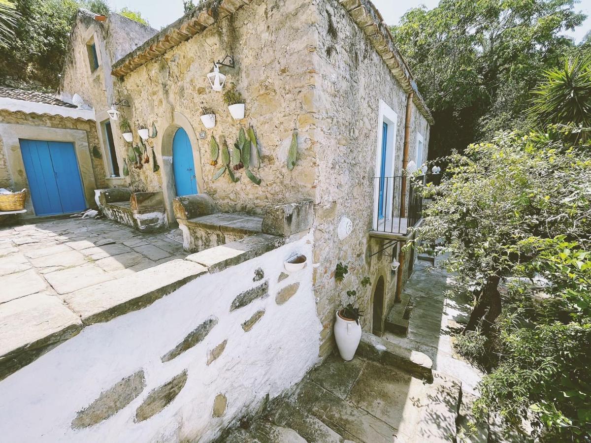 La Casa Del Nespolo Bed and Breakfast Capo dʼOrlando Eksteriør billede