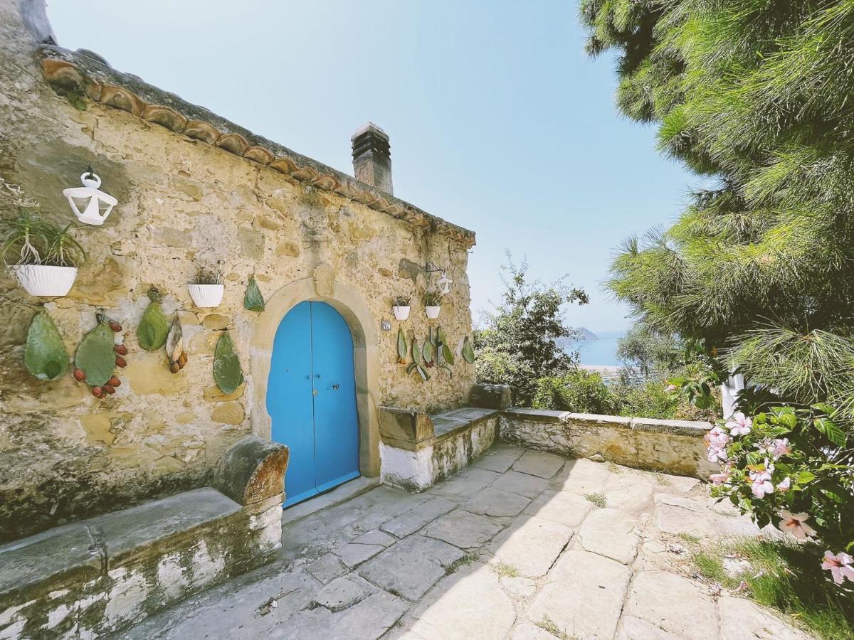 La Casa Del Nespolo Bed and Breakfast Capo dʼOrlando Eksteriør billede