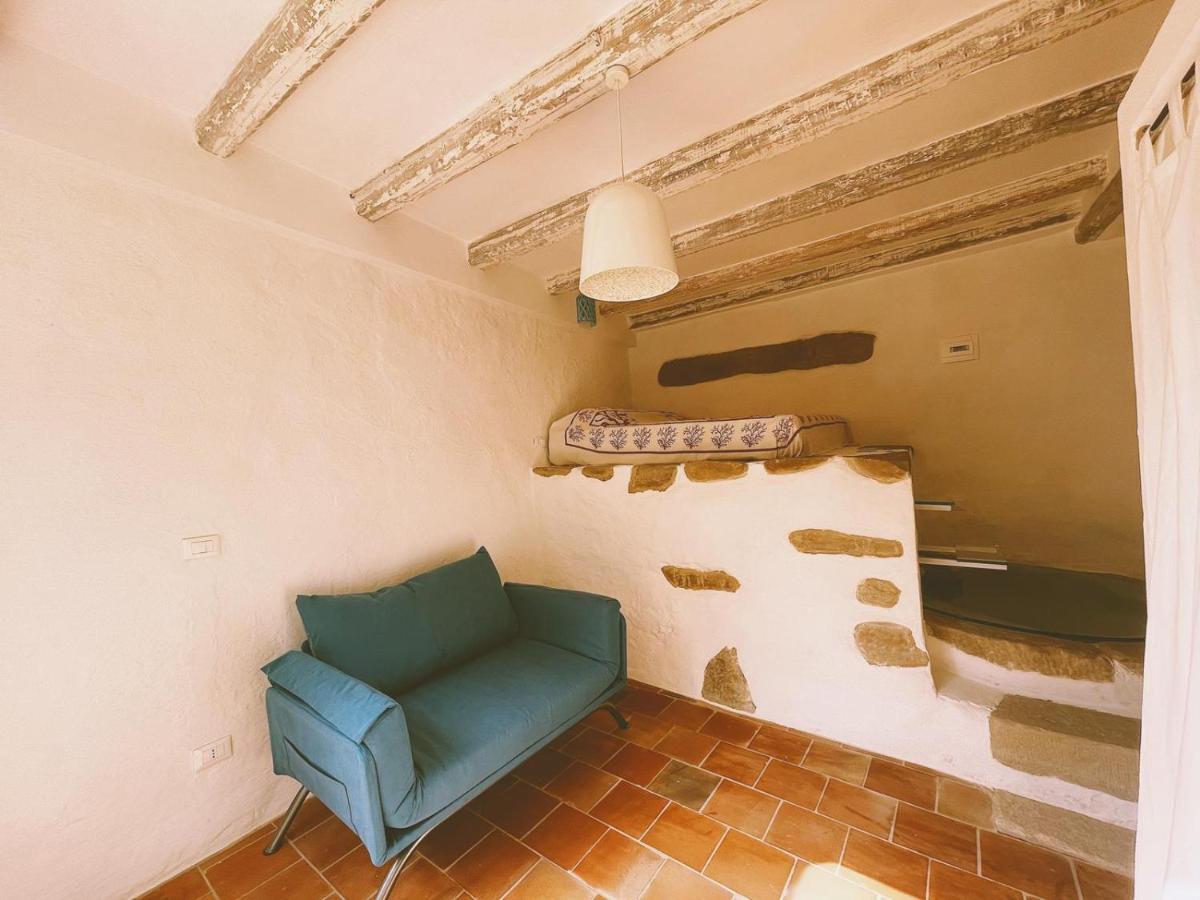 La Casa Del Nespolo Bed and Breakfast Capo dʼOrlando Eksteriør billede